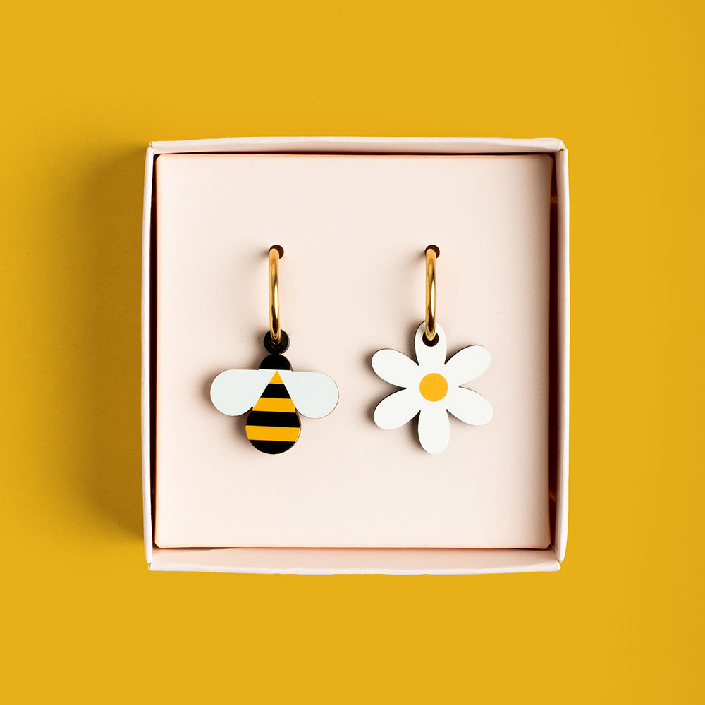 Pendientes Bee And Flower De Madera | Joyería Artesanal, Ligera Y Elegante | Diseño Natural Y Original_1