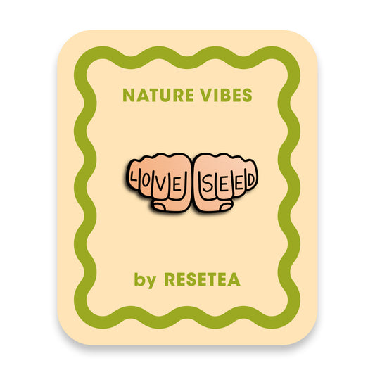 Pin Love Seed - Accesorio Moderno y Original para Chaquetas, Mochilas y Bolsos - Nature Vibes_0