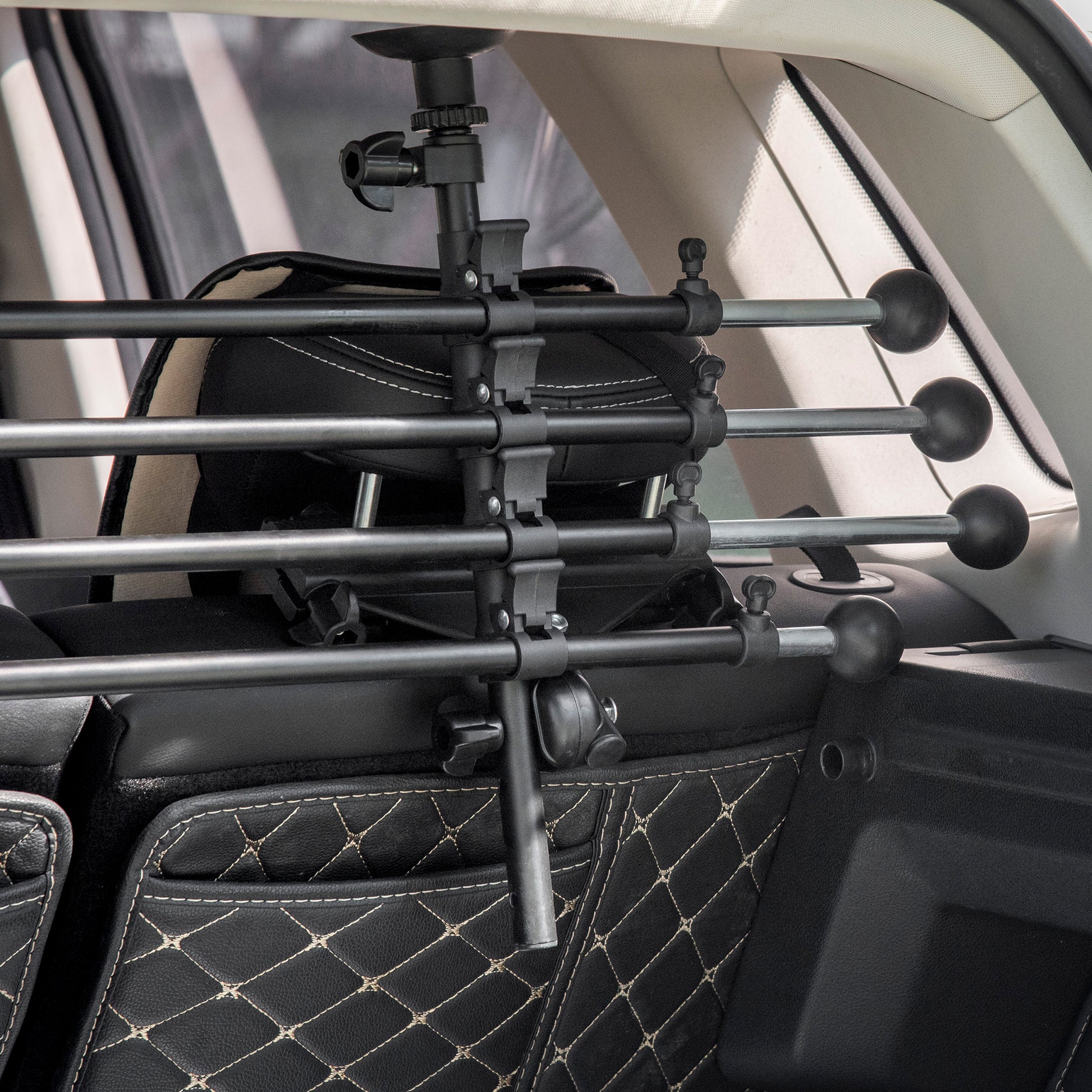 Pawhut Reja Seguridad Coche Para Perros Ajustable En Ancho Altura 85-140x40-50cm_4