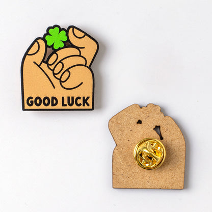 Good Luck Pin | Accesorio Moderno Y Original Para Chaquetas, Mochilas Y Bolsos_1