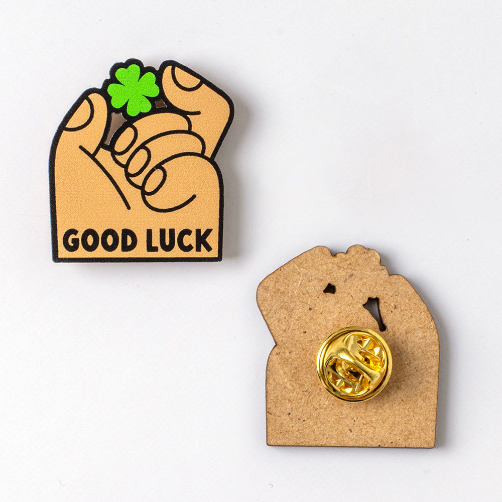 Pin Good Luck - Accesorio Moderno y Original para Chaquetas, Mochilas y Bolsos - Nature Vibes_1