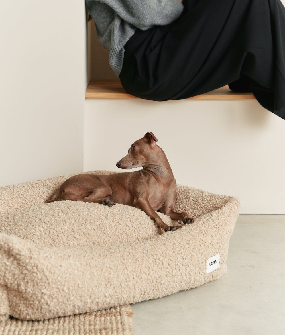 Cafide Cama De Material Reciclado Para Perro Con Tejido Estilo Borreguito Beige. Modelo Snozy._2