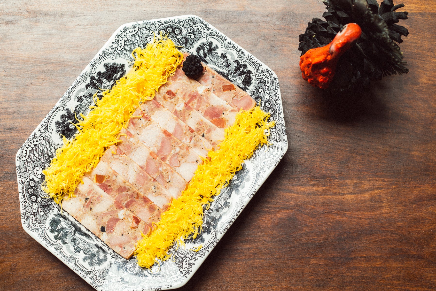 Pavo Trufado Al Estilo Andaluz Lonchas Con Huevo Hilado