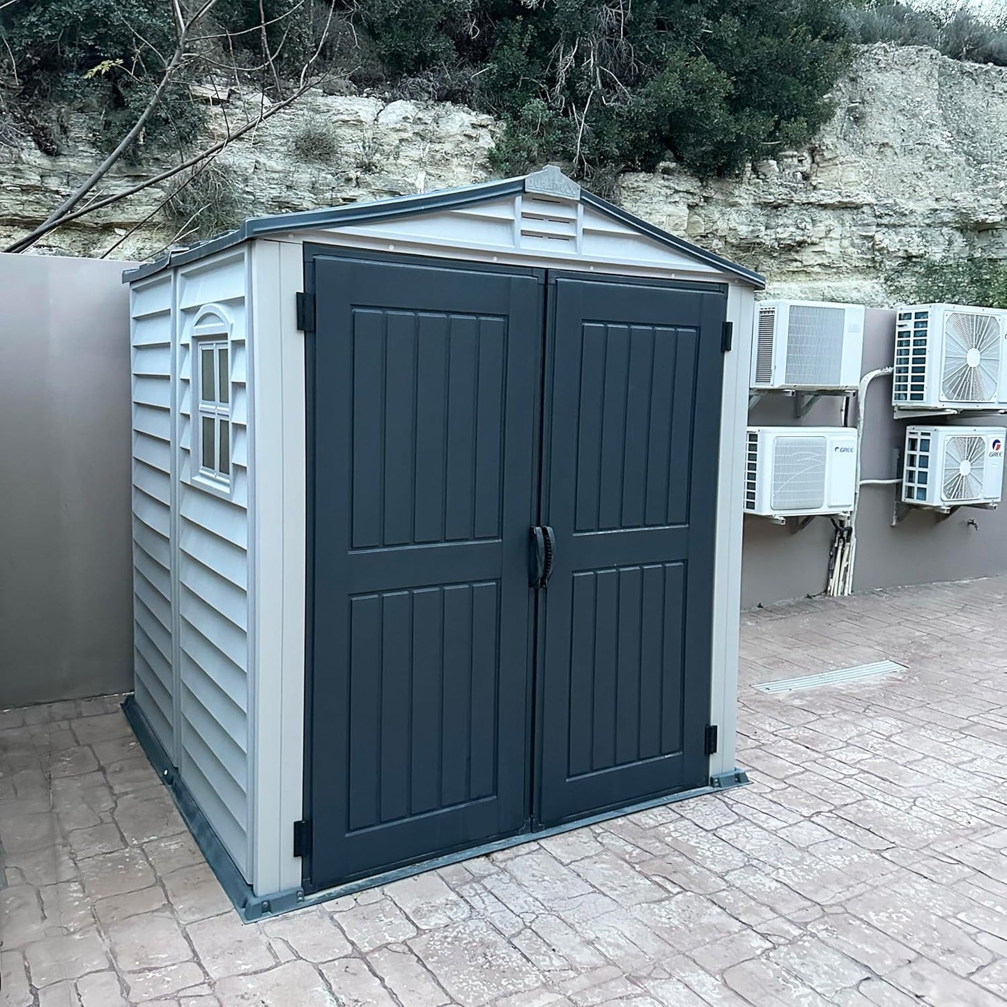 Caseta Duramax Pvc De 191 X191 X 213 Cm. Incluye Suelo Color Antracita.  Color Adobe Y Antracita_4