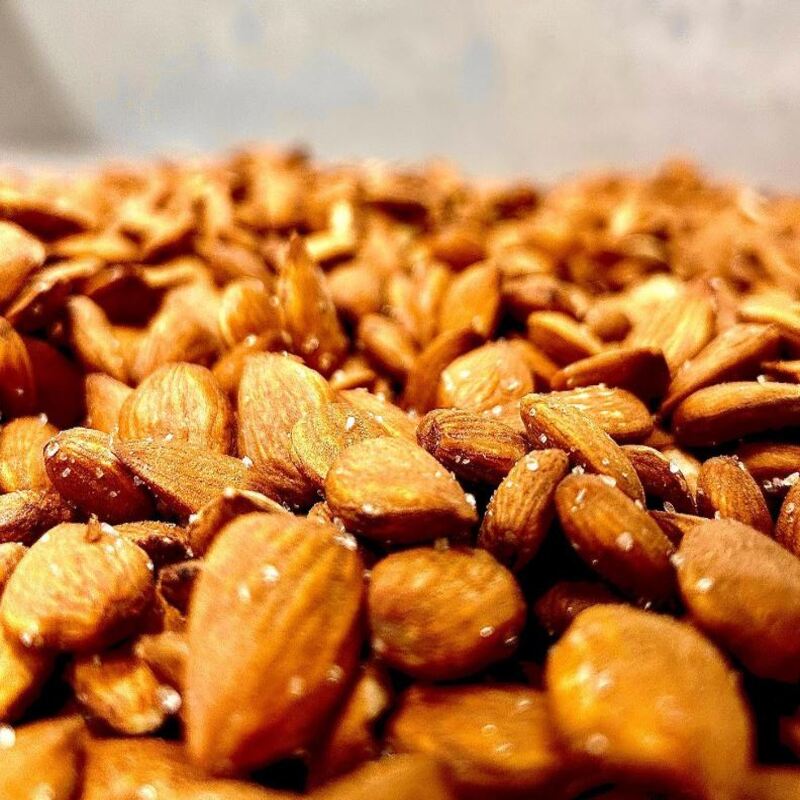 Almendra Piel Tostada Con Sal España 1kg_0