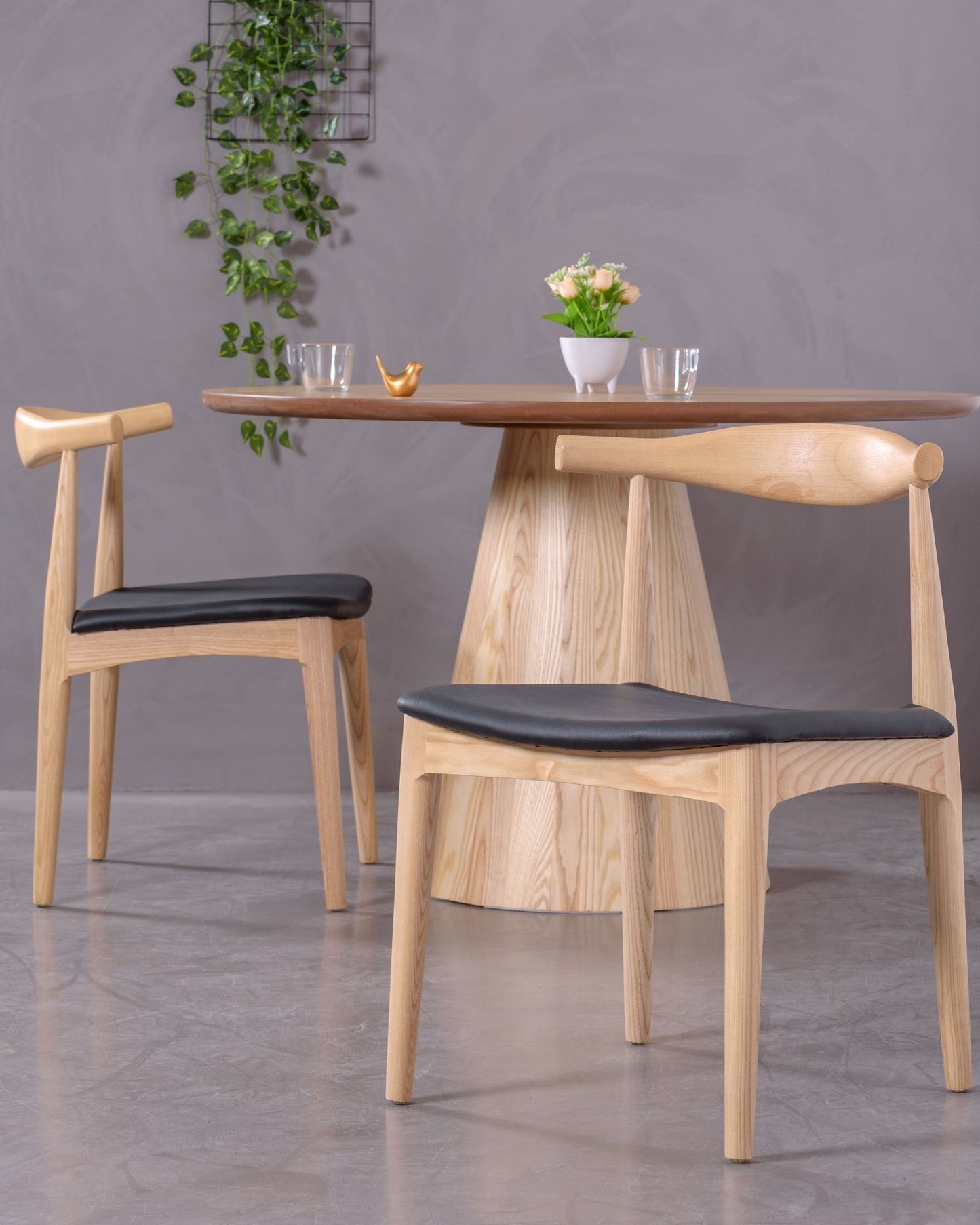 Silla De Comedor En Madera De Fresno Y Cojín De Polipiel - Elbow_1
