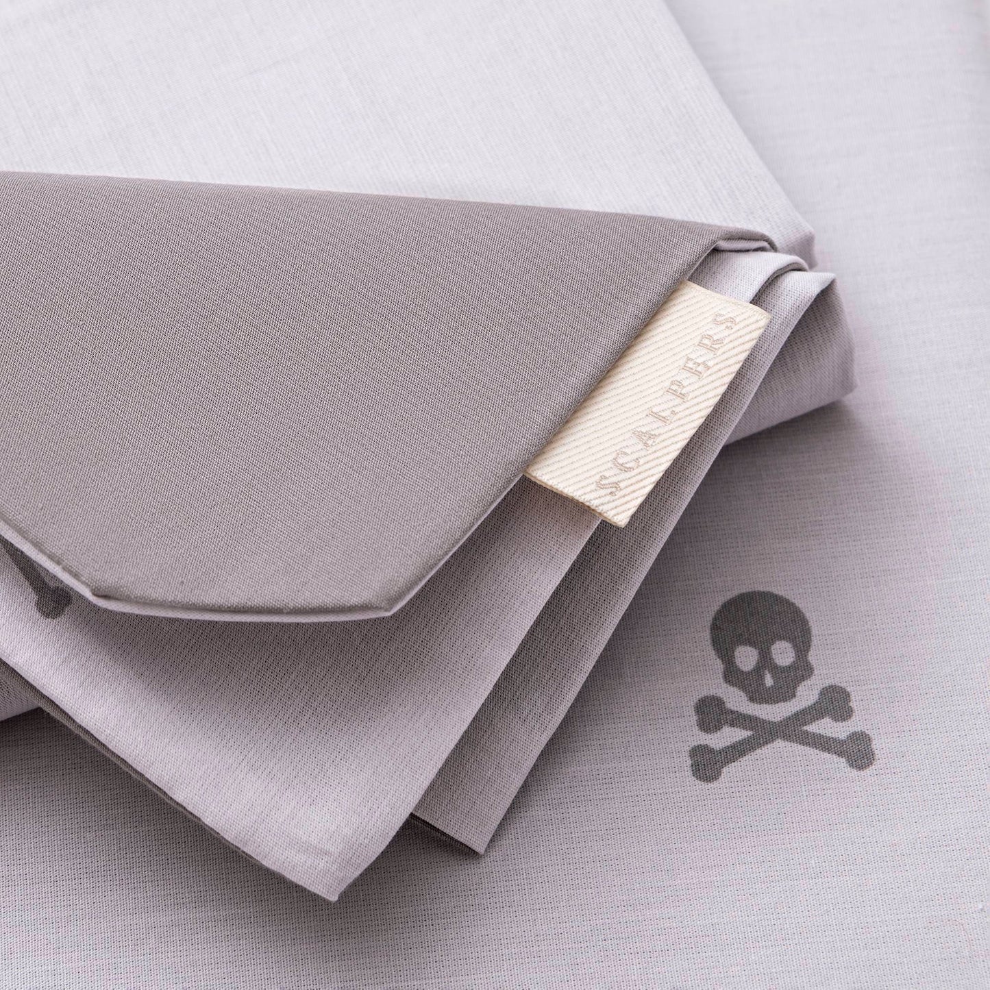 Set Cama (funda Nórdica 260x240cm + 2 Fundas Almohada  50x105cm) 100% Algodón Gris Oscuro & Gris Claro Calaveras Scalpers Home_2