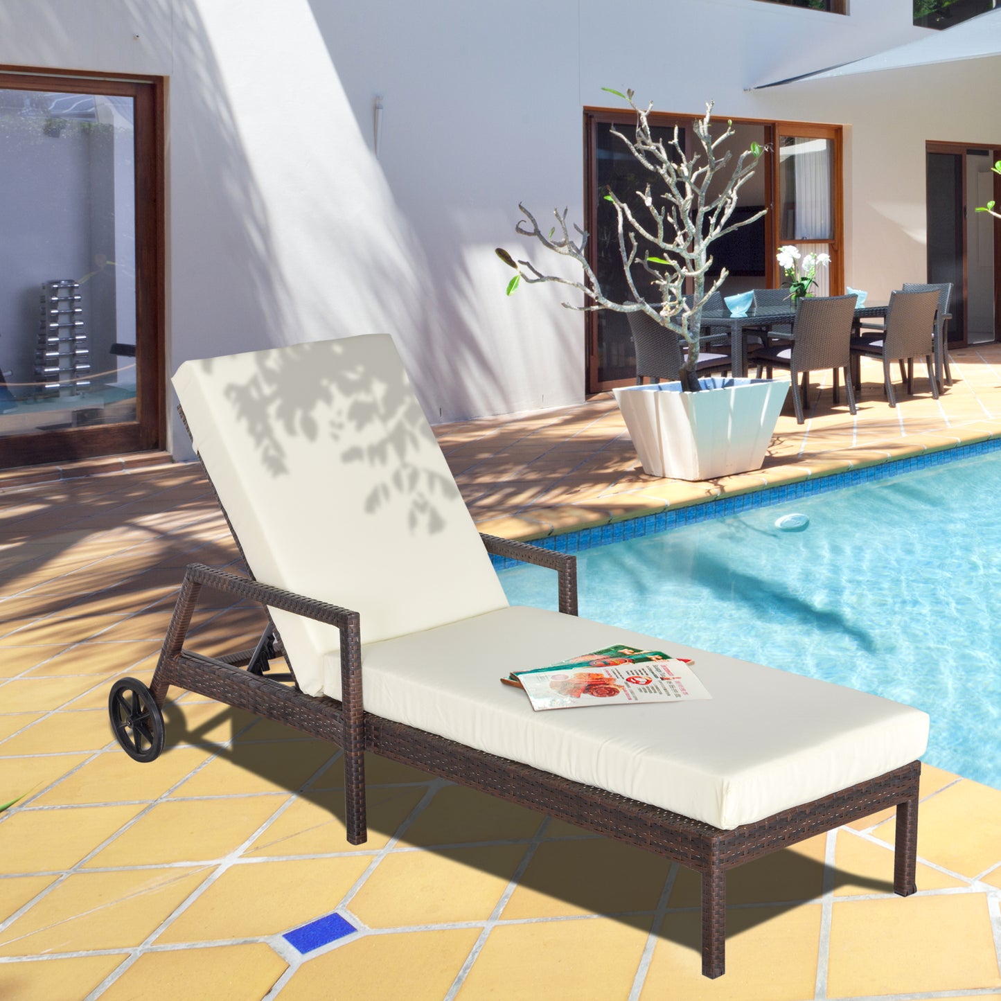 Outsunny Tumbona De Ratán Jardín Con Cojines Respaldo Ajustable Y 2 Ruedas Crema_1