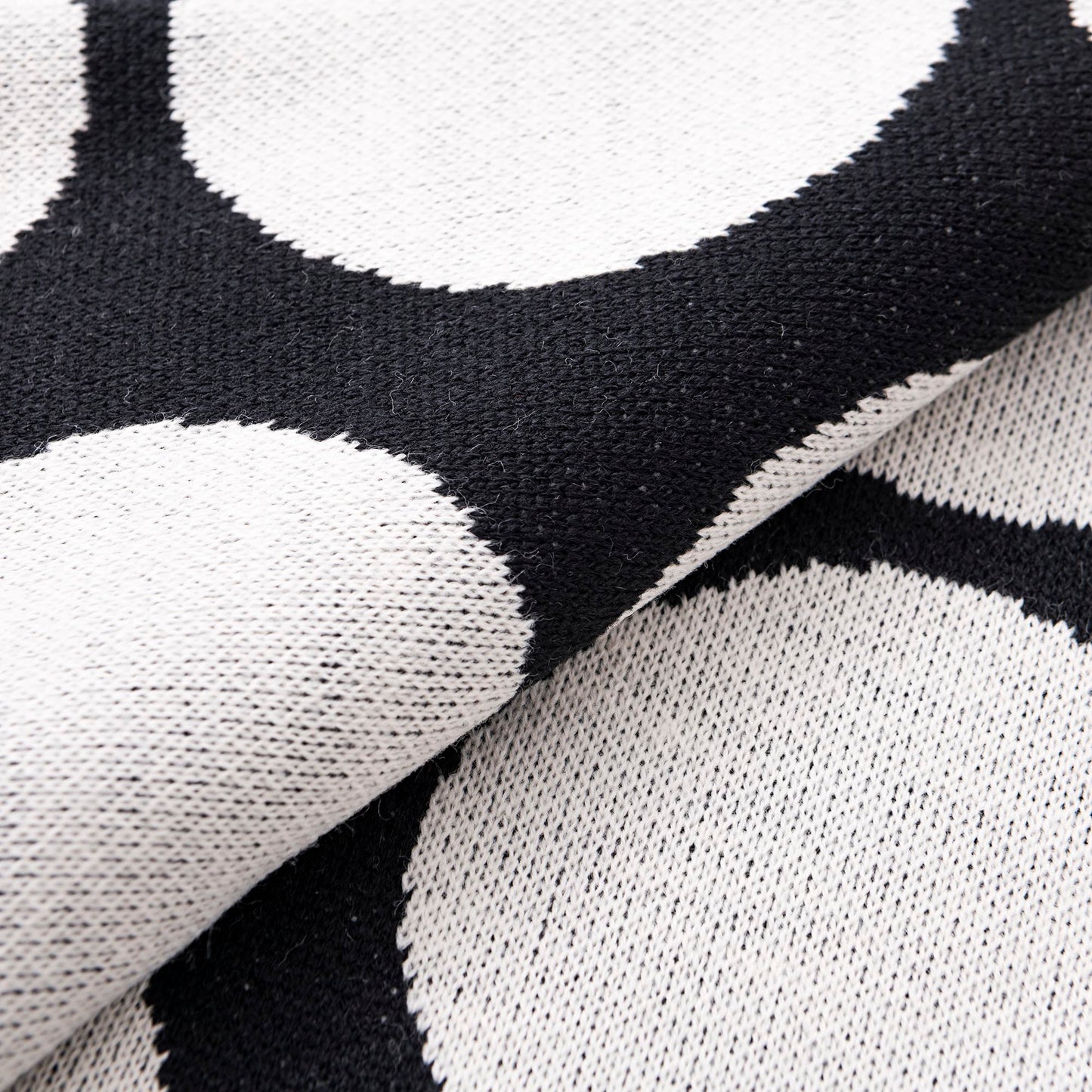 Manta 140x190cm 100% Acrilico 1000gr Topos Negros Benetton