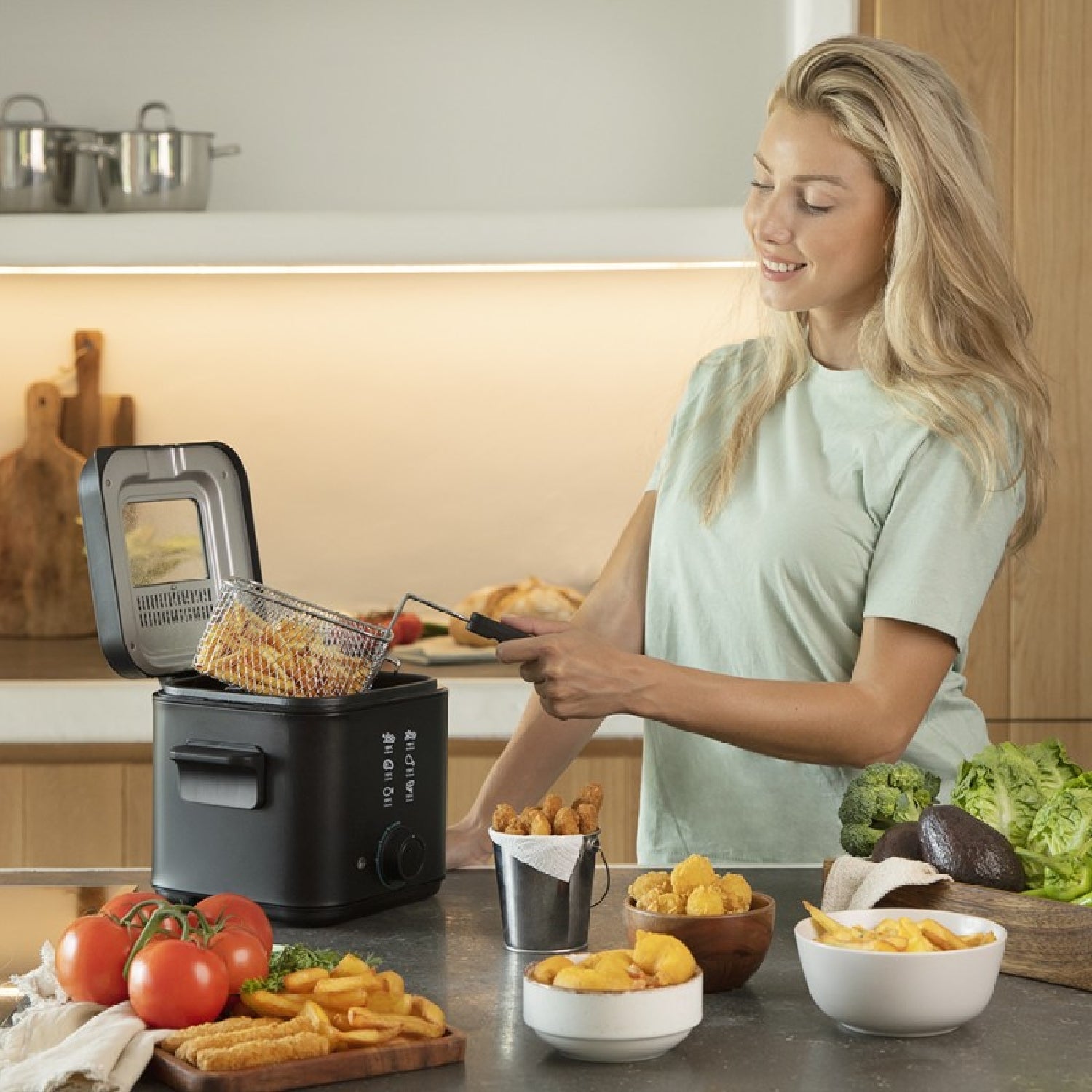 Freidora Eléctrica Cleanfry Infinity 1500 Black. 900w, Capacidad 1,5 L, Filtro Oilcleaner, Cubeta Antiadherente, Tapa Con Filtro Y Ventana De Contro_3