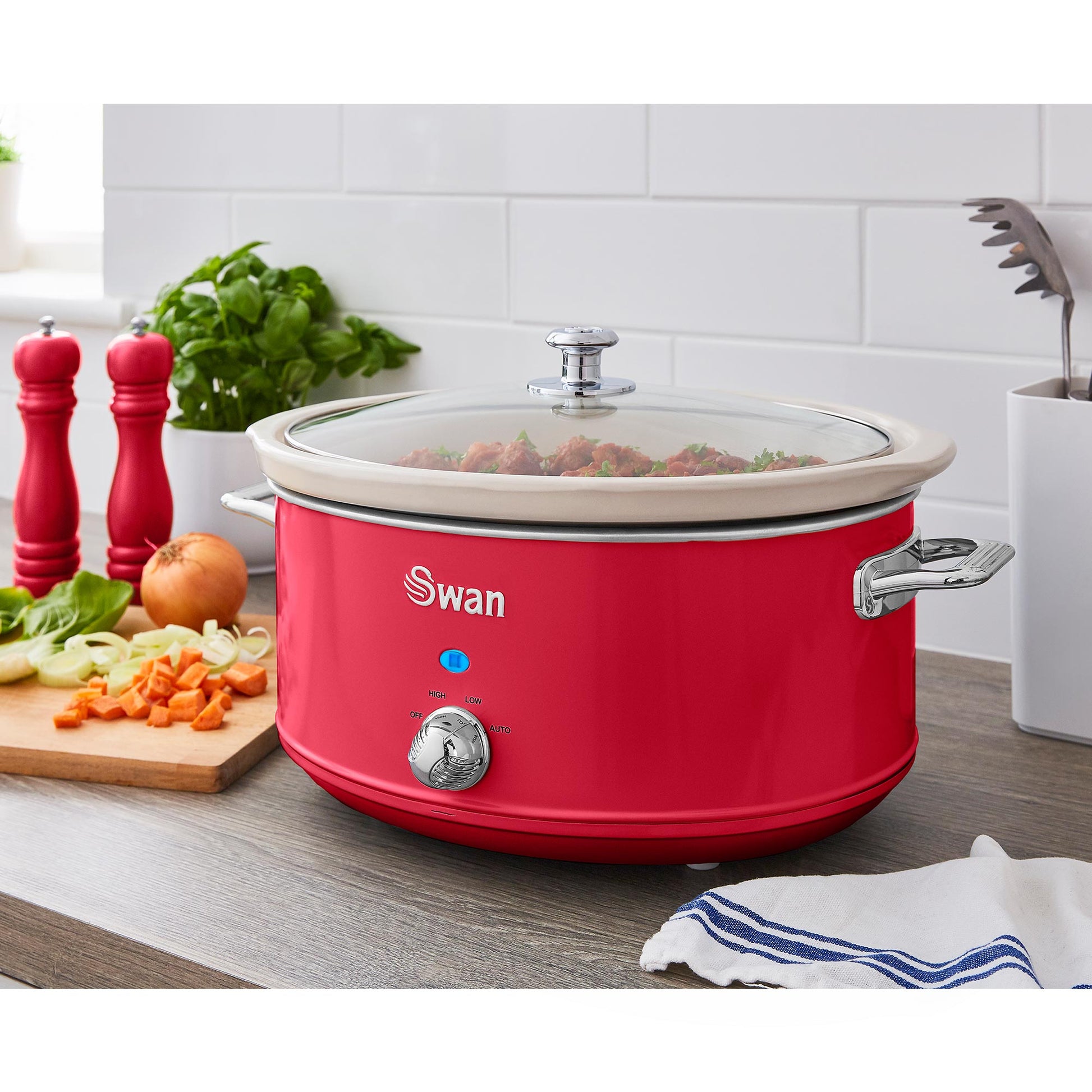 Swan Retro Olla Cocción Lenta, 6,5l, Recipiente Extraíble Antiadherente Cerámica Libre Pfoa, Vintage, Sf17031rneu, Rojo_1
