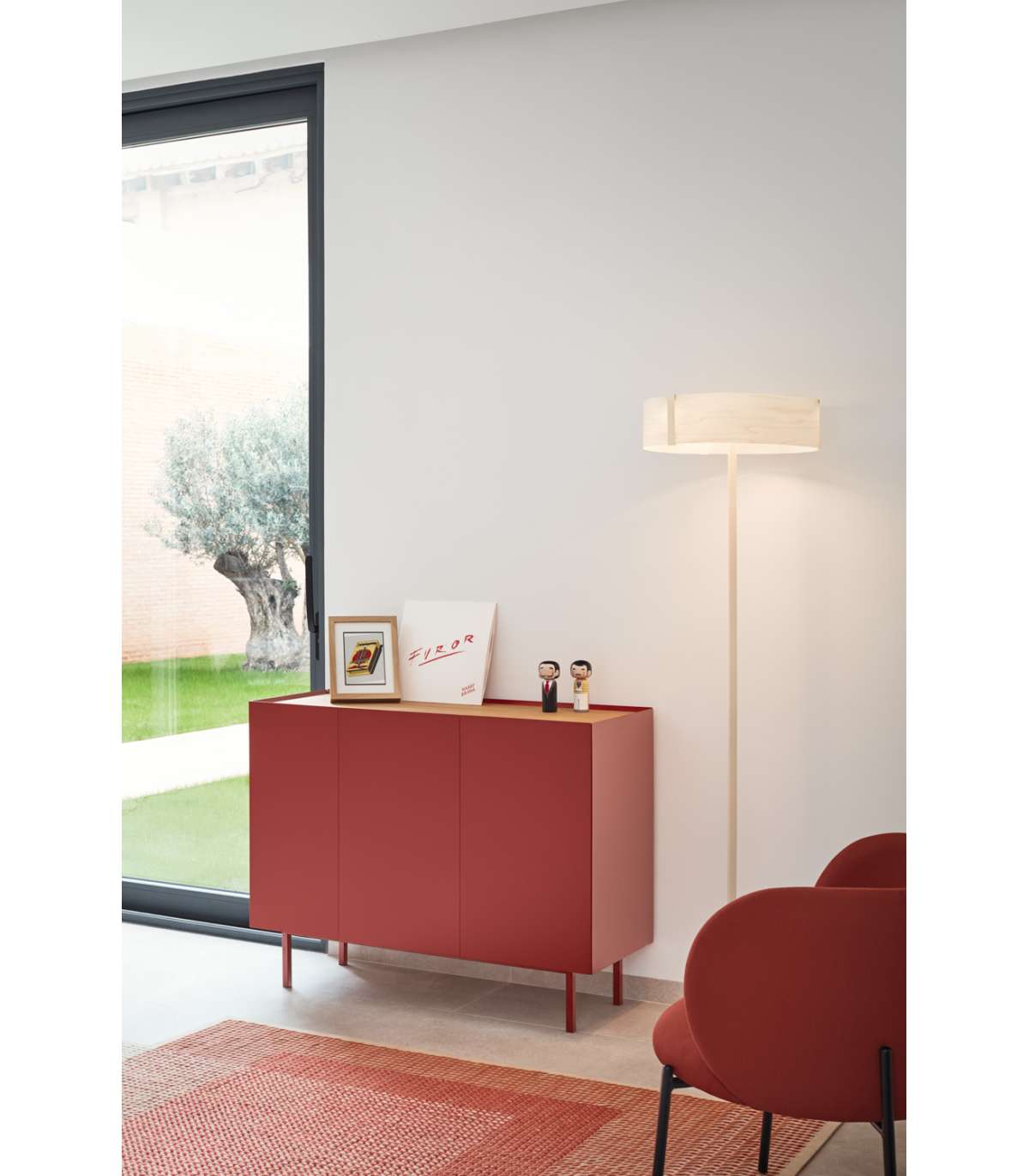 Mueble Aparador Para Comedor Modelo Arista 3 Puertas Acabado Burdeos, 40cm(ancho) 85cm(al_1