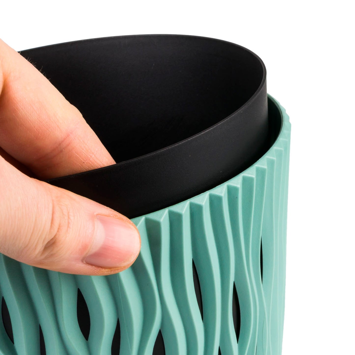 Maceta Redonda De Plastico Sandy Round En Color Salvia 15,8 (largo) X 15,8 (ancho) X 13,8 (alto) Cm_4