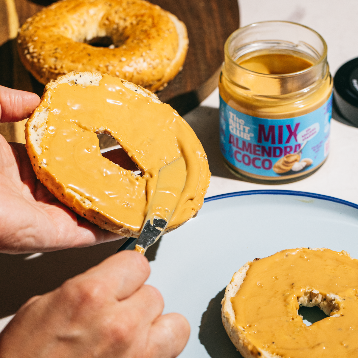 Pack Black & White, Crema de avellana y cacao y crema de almendra y coco 2uds The Nut Club 400g_2