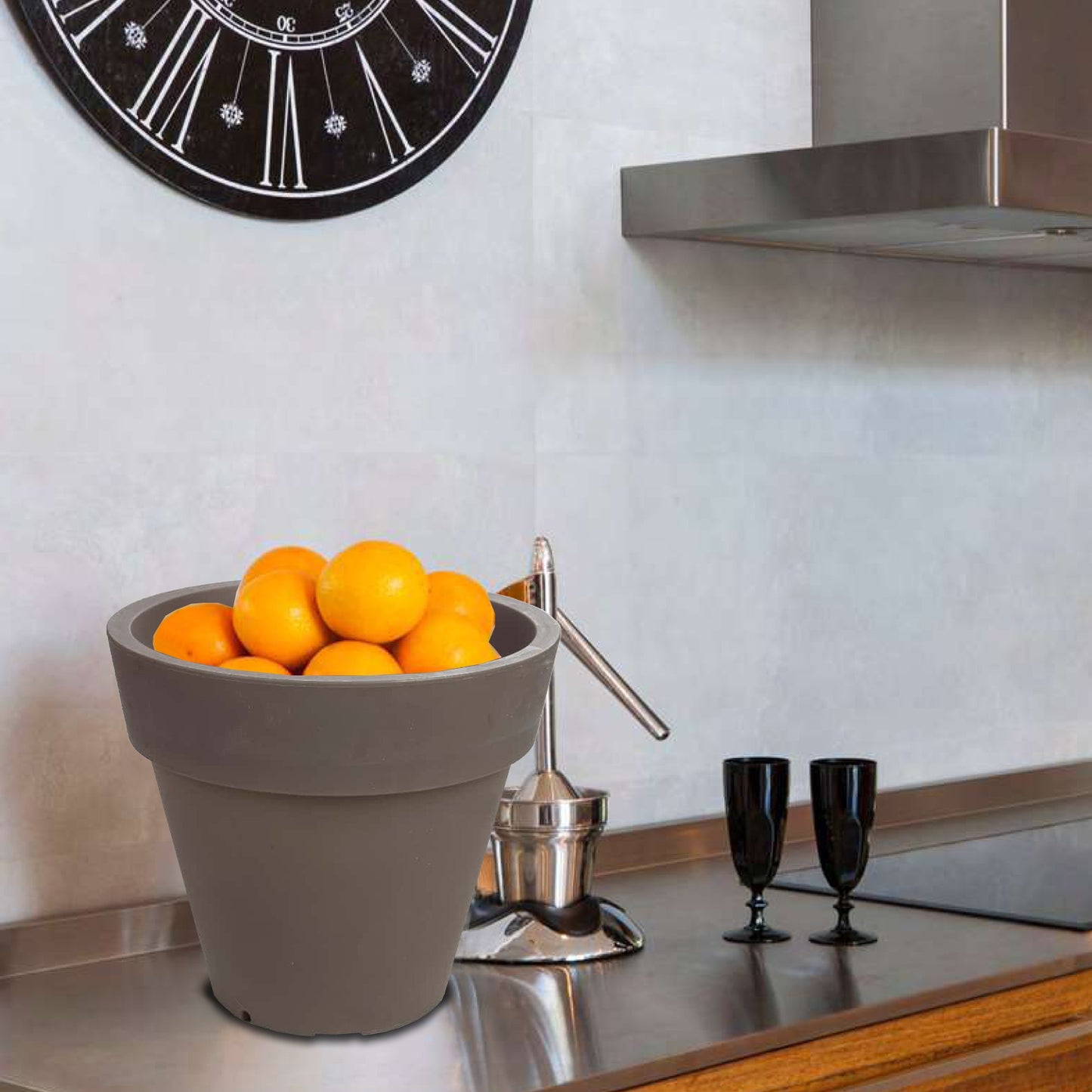 Macetero De Polietileno Por Rotomoldeo Color Topo 35x30 Cm