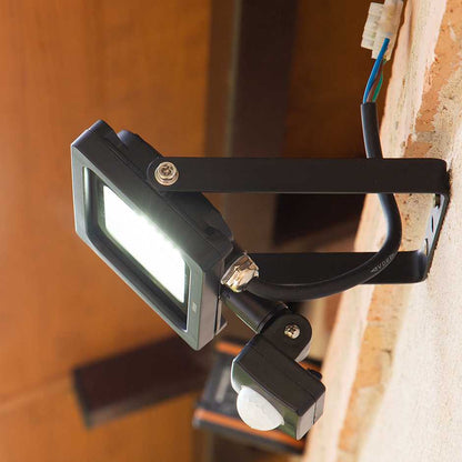 Proyector Led 10w Con Sensor Ip44 Simon_2