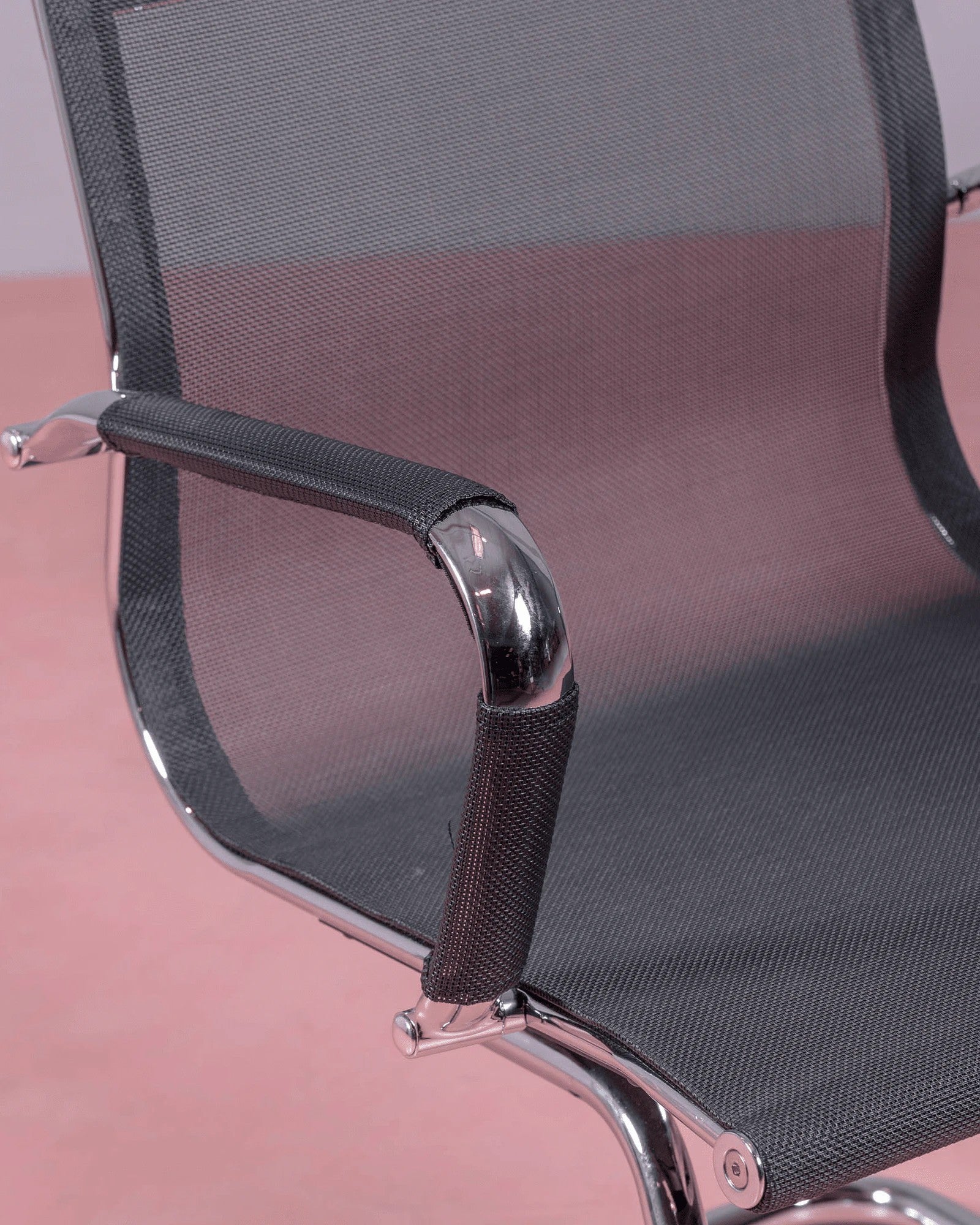 Silla Para Sala De Reuniones Con Respaldo Bajo En Malla De Fibra Transpirable - Alu_2