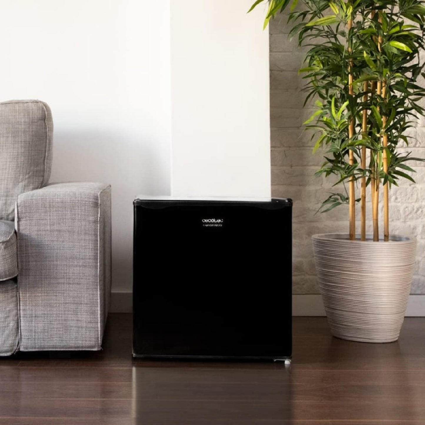 Cecotec Mini Frigorífico Grandcooler 20000 Silentcompress Black E_1