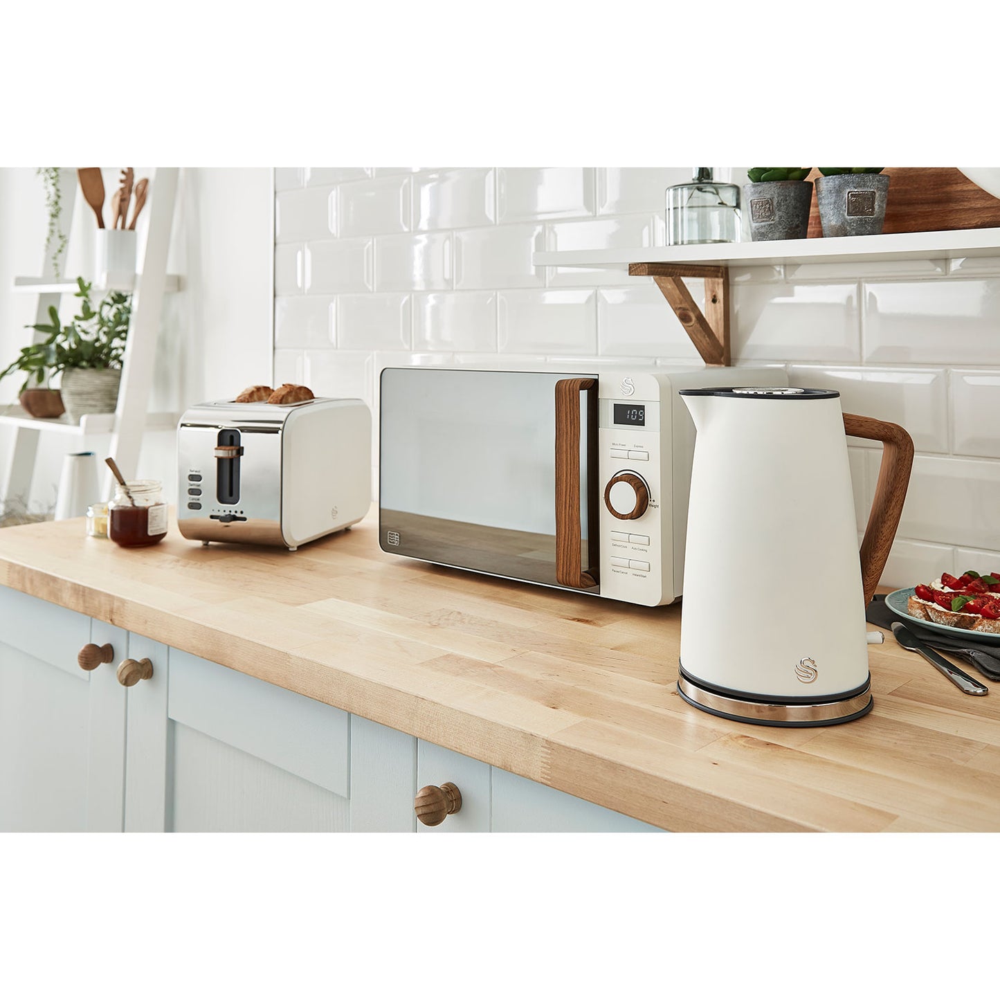 Set Desayuno Nordic, Hervidor Agua 1,7l, Tostadora  2 Rebanadas, Microondas 20l Digital, Diseño Swan Strp1060 Blanco_1