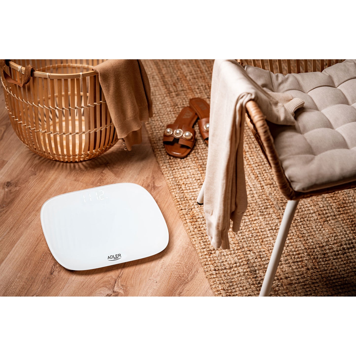 Báscula De Baño Digital Alta Precisión 180kg, Pantalla Led Apagado Automático, Vidrio Templado Adler Ad8176 Blanco