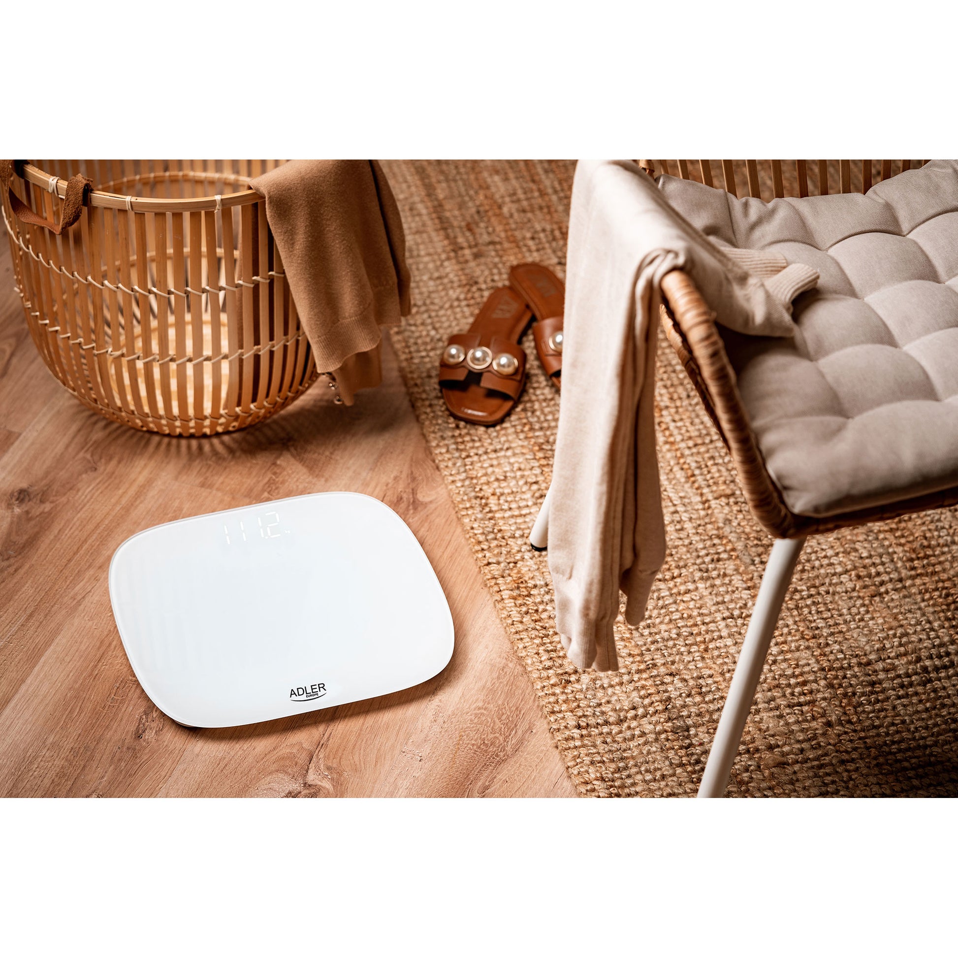 Báscula De Baño Digital Alta Precisión 180kg, Pantalla Led Apagado Automático, Vidrio Templado Adler Ad8176 Blanco