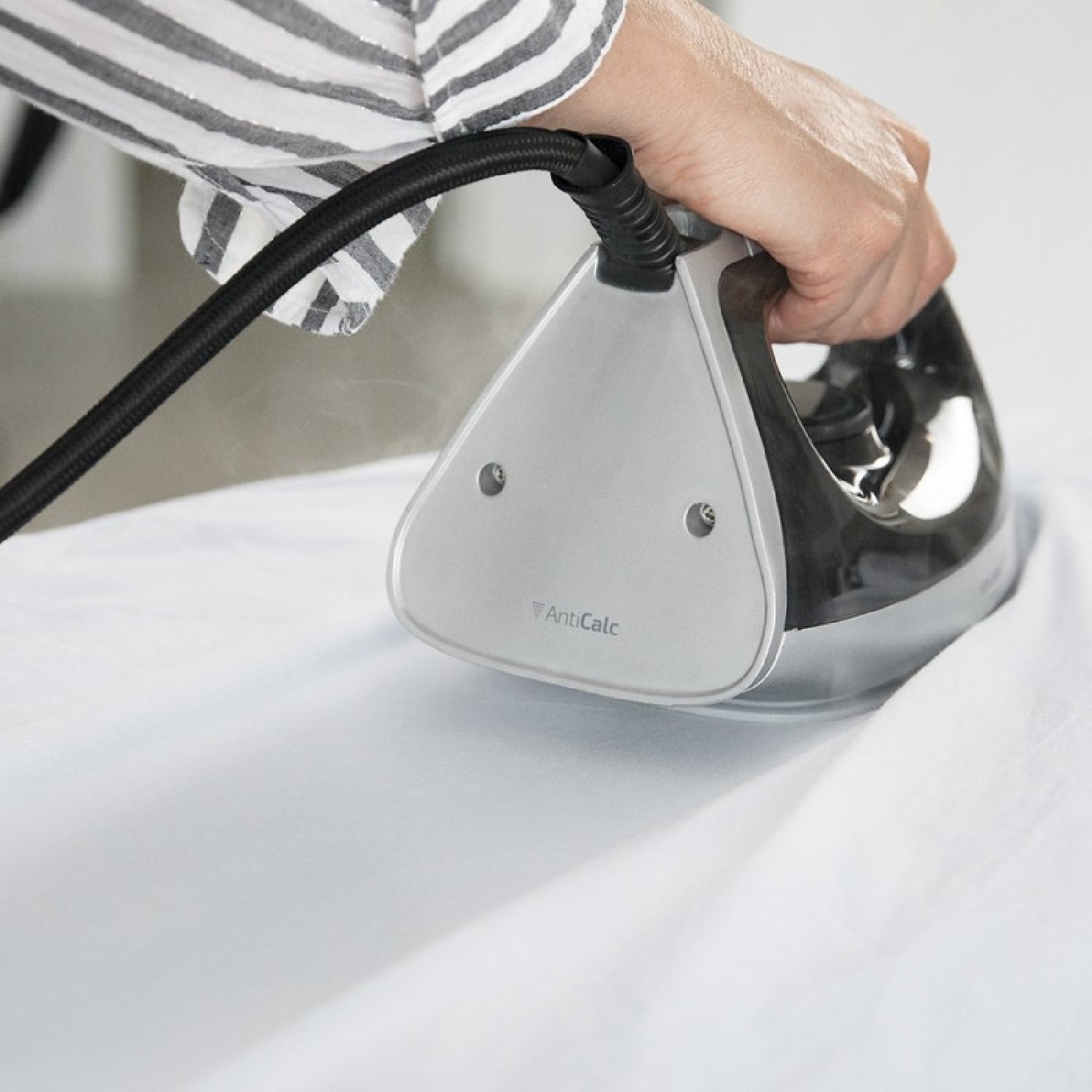 Cecotec Centro De Planchado Total Iron 7200 Titan. 2700 W 7 Bares De Presión Suela Cerámica Vapor Continuo 150g/min Sist_4