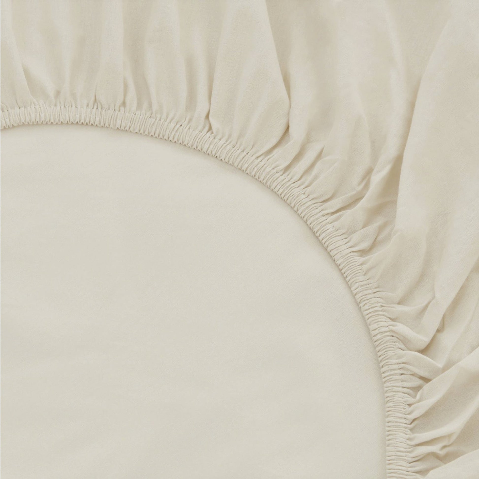 Set Cama 4pc (sábana Bajera 150x200+28cm + Sábana Encimera 230x270cm + 2 Fundas Almohada 50x85cm) 100% Algodón Beige Scalpers Home