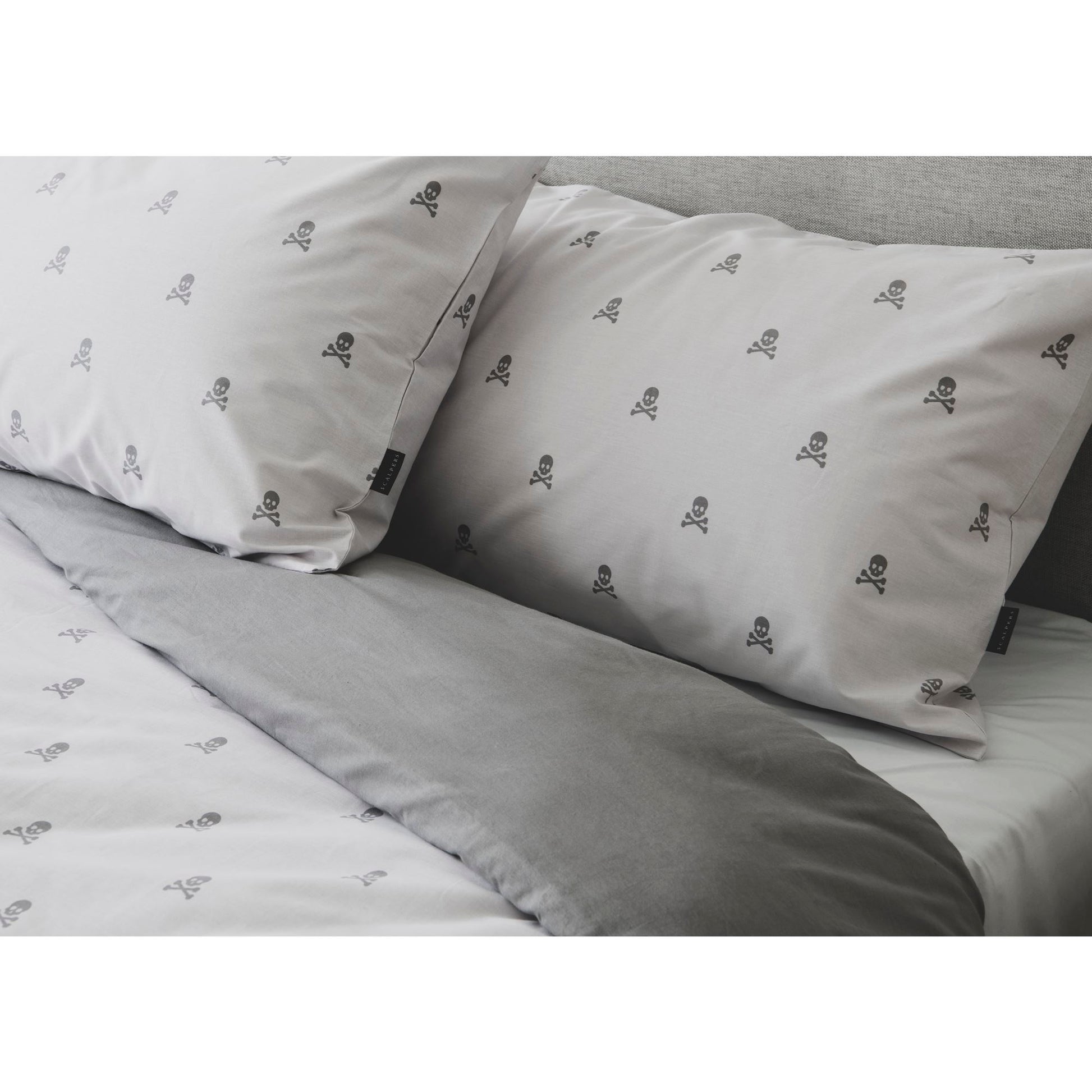 Set Cama (funda Nórdica 250x230cm + 2 Fundas Almohada 50x85cm) 100% Algodón 144tc Gris Oscuro & Gris Claro Calaveras Scalpers Home