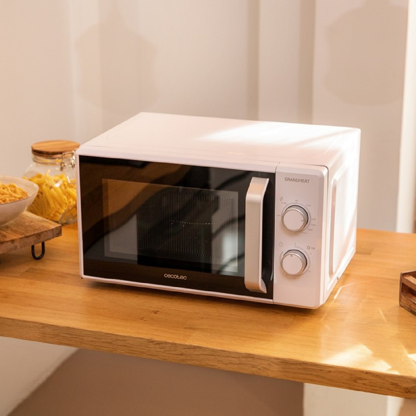 Microondas Con Grill De 20 Litros Grandheat 3110. 700 W Y 1000 W Grill, 6 Niveles, Revestimiento Anti-dirt Itech Y Tecnología 3dwave, Modo Descongel_3