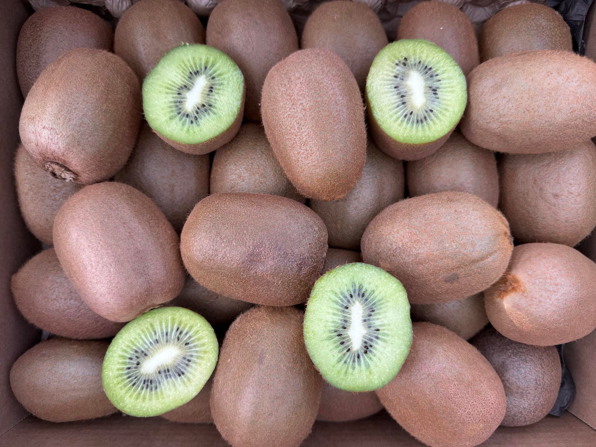Caja De Kiwis Verde De Temporada Tropitop Caja De 15kg_3