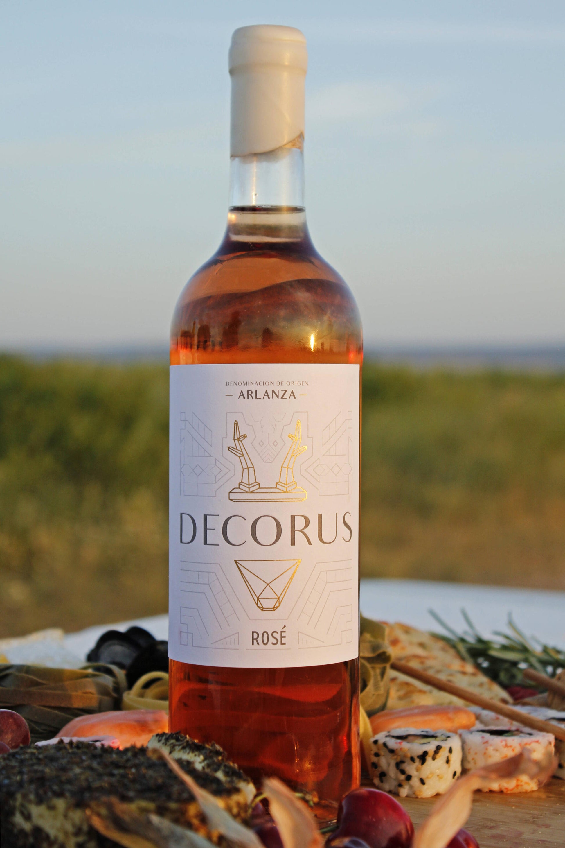Decorus Rosé, Vino De viñas de 80 Años De Albillo Mayor, Garnacha Y Tinta Del País. 75cl._1