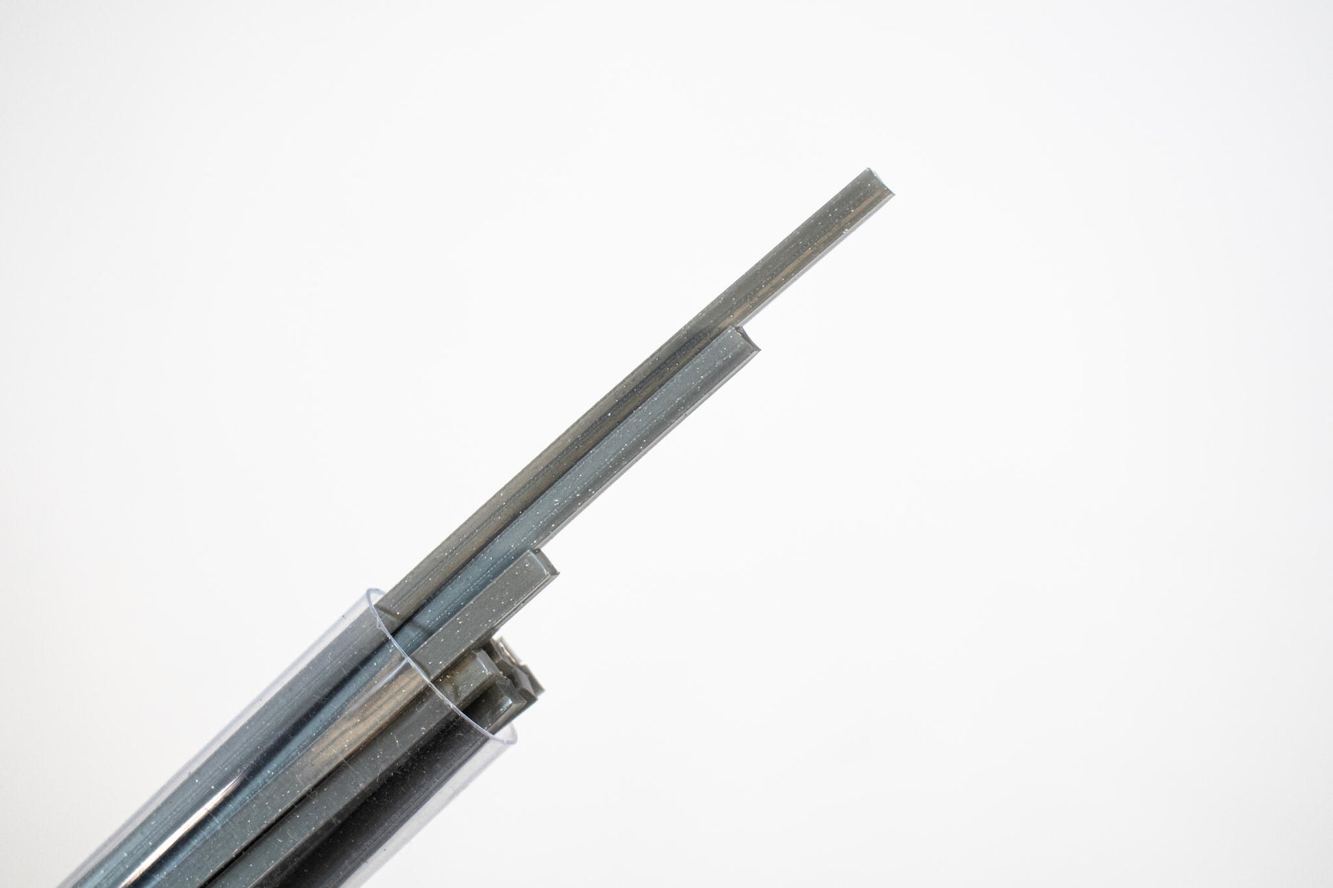 Garland - 71022c1540 Hilo Desbrozadora Tubo De Hilo De Nylon Cortado (aluminium), Unidades Por Tubo: 15, Diametro: 4,0 Mm., Sección: Cuadrado_2