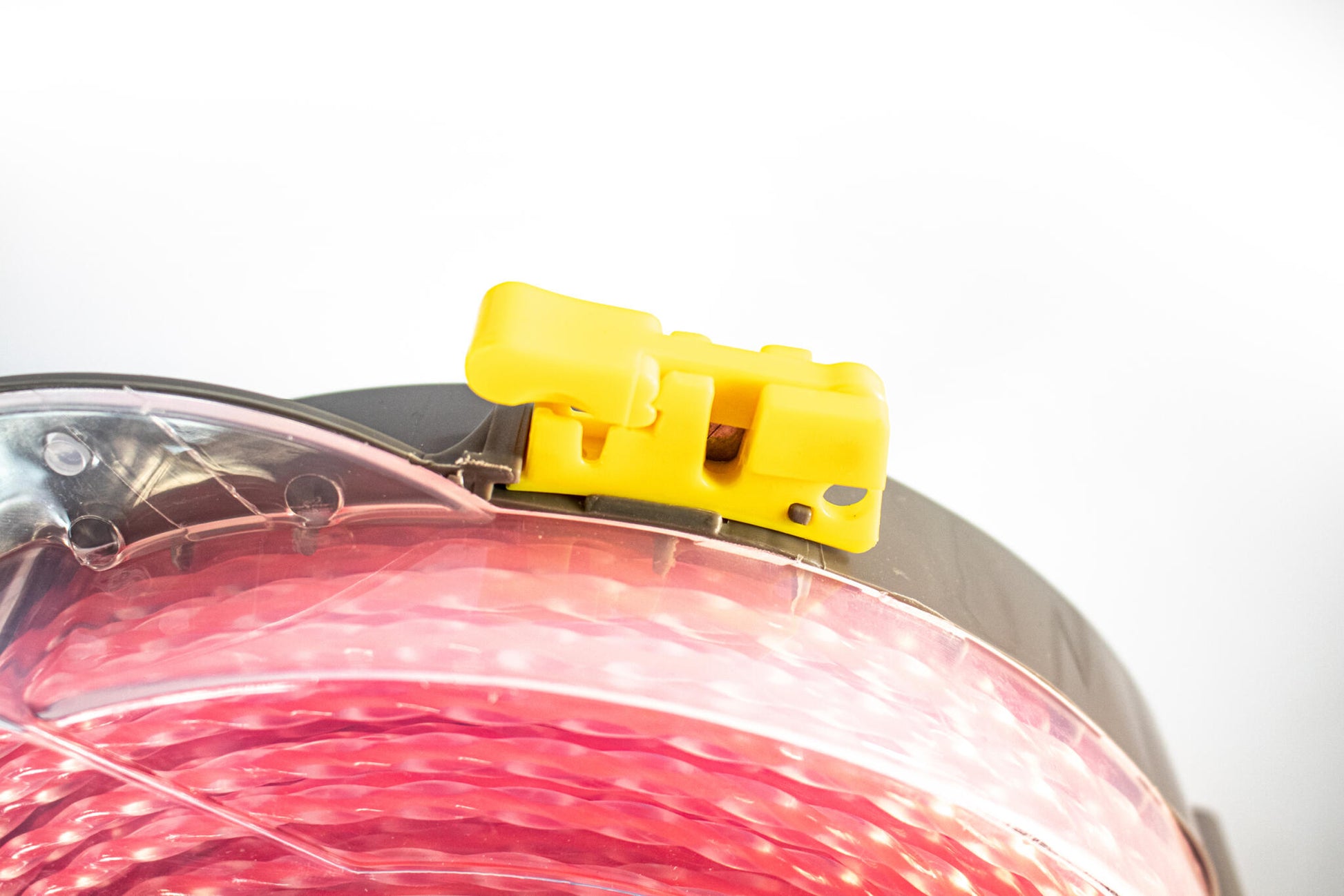 Garland - 71024y3240 Hilo Desbrozadora Dispensador De Hilo De Nylon (typhoon), Longitud: 32 Metros, Diametro: 4,0 Mm., Sección: Helicoidal Ovalado_1