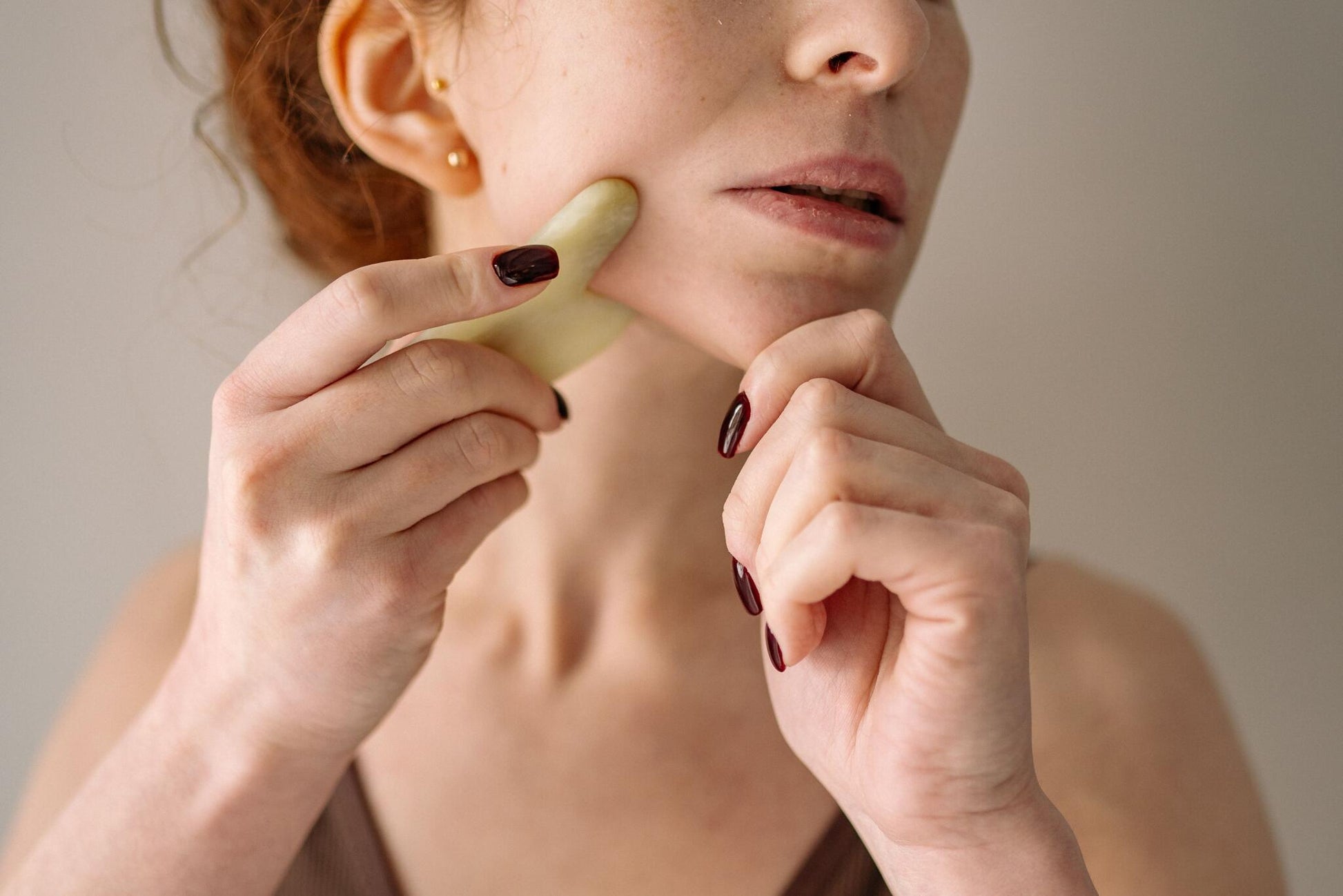 Gua Sha facial de Jade Verde para masaje facial y rutina de skincare | CISTUS_3