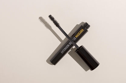 Máscara de pestañas negra con sérum que alarga y fortalece tus pestañas con efecto panorámico inmediato.100% Natural_2