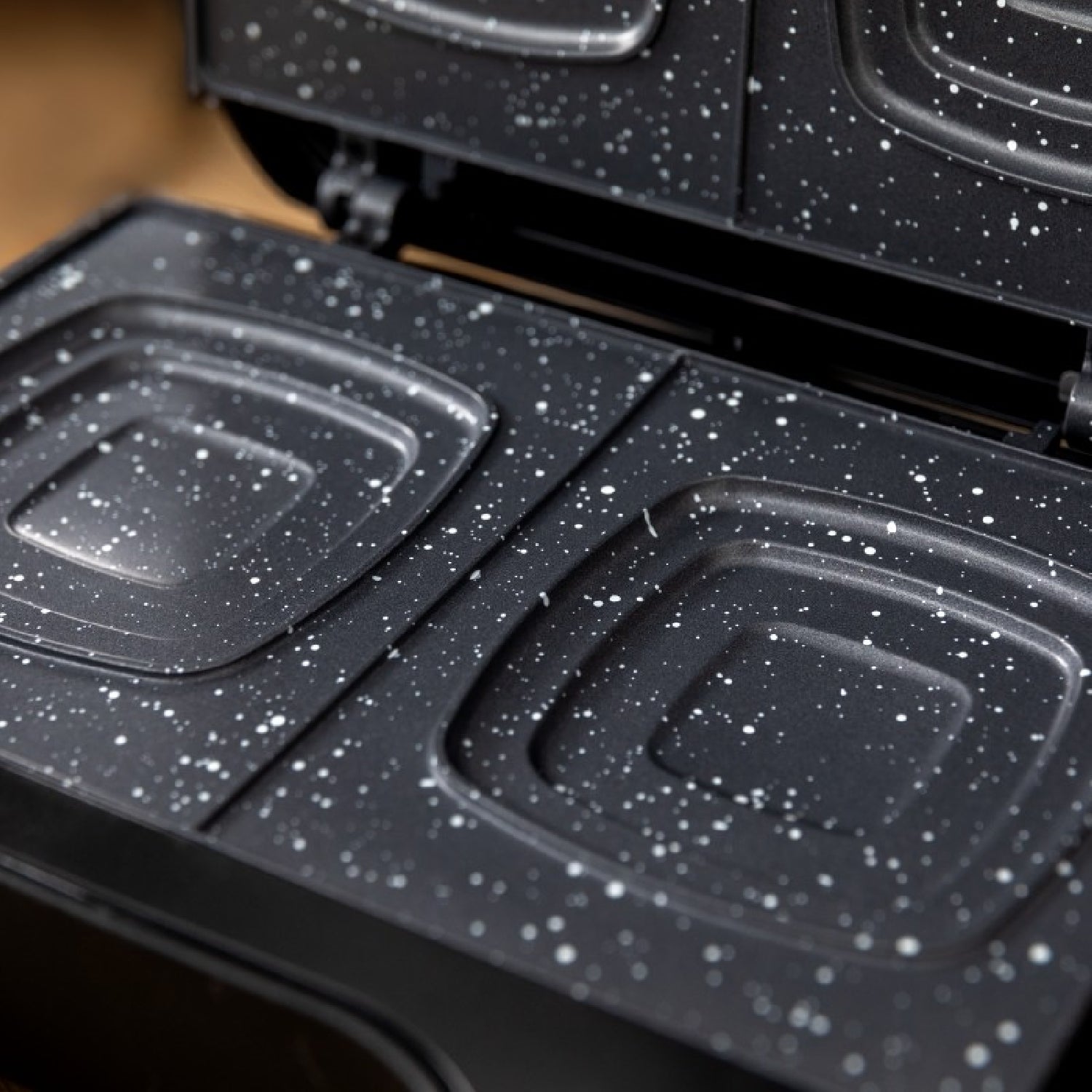 Sandwichera Rock'ntoast Square +, 800w De Potencia, Placa Cuadradas, Revestimiento Piedra Rockstone, Antiadherente, Acero Inoxidable, Revestimiento_2