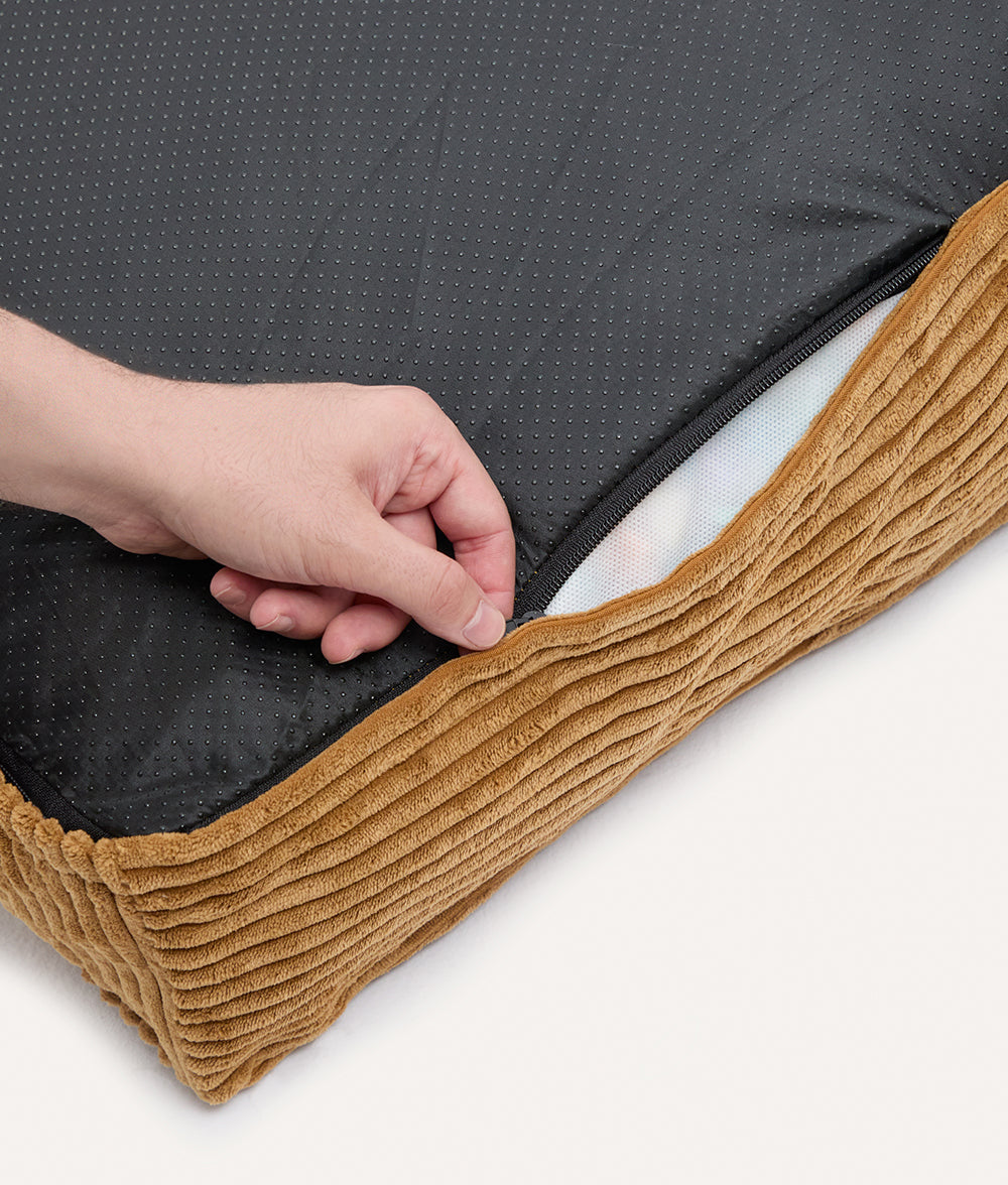 Cafide Cama De Material Reciclado Para Perro Con Tejido De Pana Mostaza. Modelo Cuadra._4