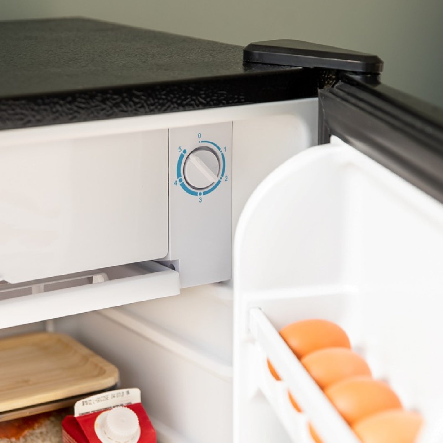 Cecotec Mini Frigorífico Bolero Coolmarket Tt 90 Black_2