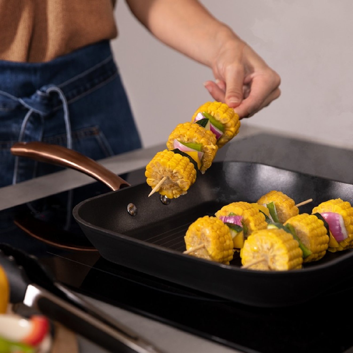 Grill Polka Fantasy 28 Grill Golden. Diámetro 28 Cm, Aluminio Forjado, Revestimiento Antiadherente Platinum Plus Teflon, Libre Pfoa, Mango De Acero_4