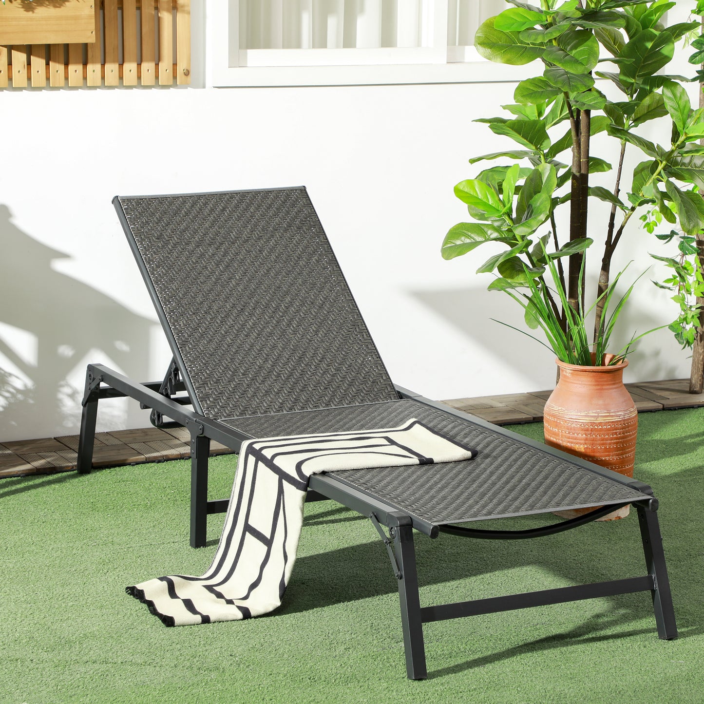Outsunny Tumbona De Ratán Sintético Plegable Con Respaldo Ajustable Gris Oscuro_1