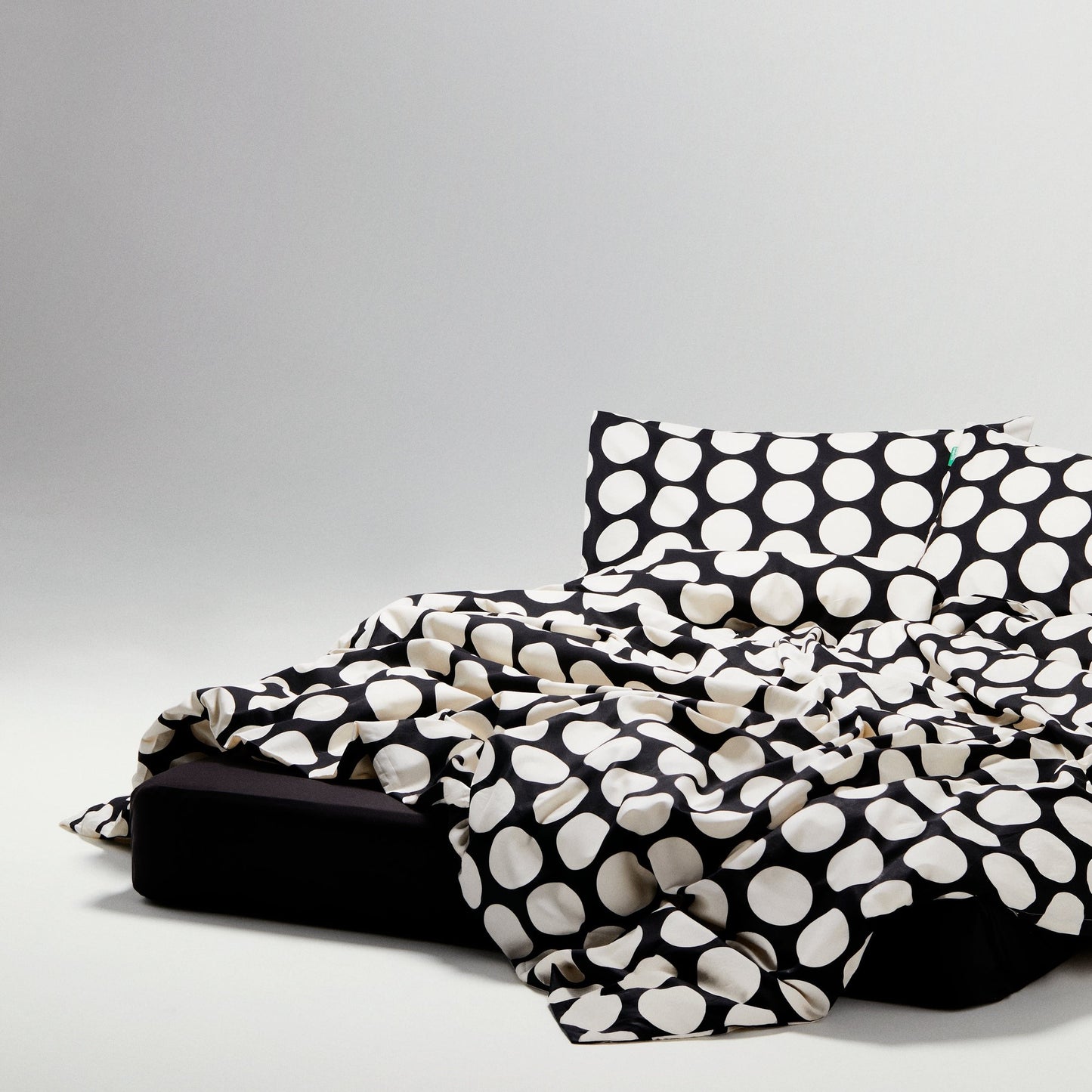 Set 3pzs Funda Nordica Individual: Funda Nordica (150x220cm W/ 30cm Solapa) + Sabana Bajera (90x200 W/ 30cm Solapa) + Almohada (50x50cm) 100% Algodon