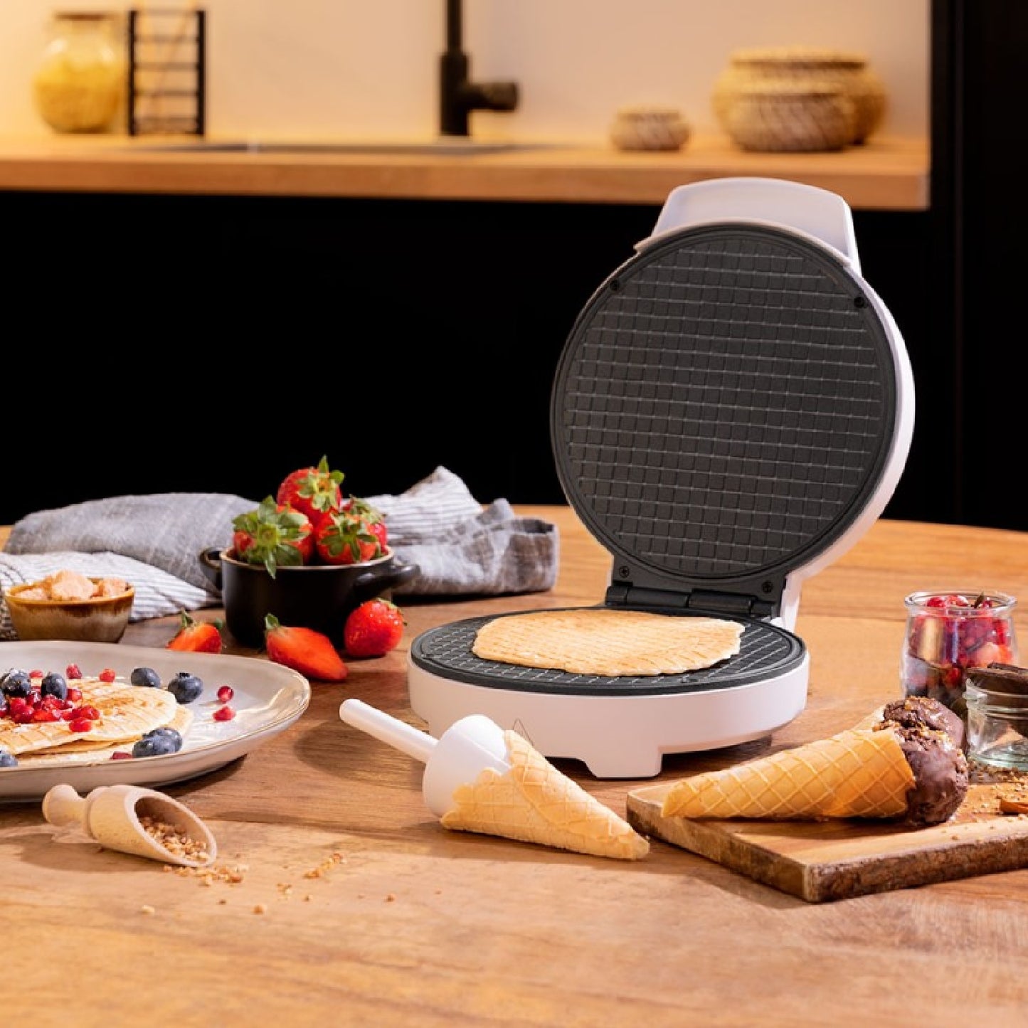 Gofrera Fun Gofrestone Rolls. 1000 W, Revestimiento Antiadherente, Acabados En Acero Inox, Ideal Para Preparar Conos De Helado Y Barquillos_2
