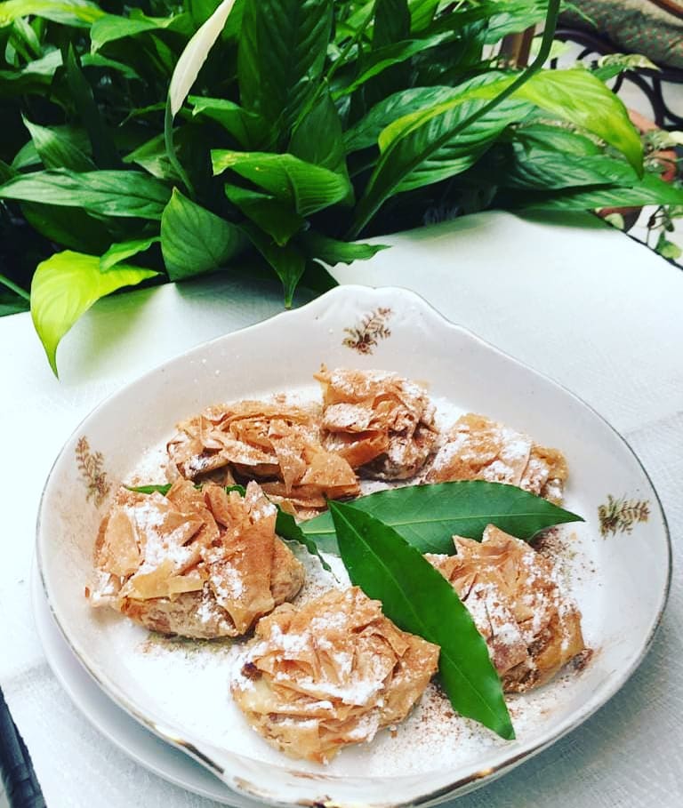 6 Pastelitos Nazaríes Con Pasas Moscatel Y Piñones Ibéricos