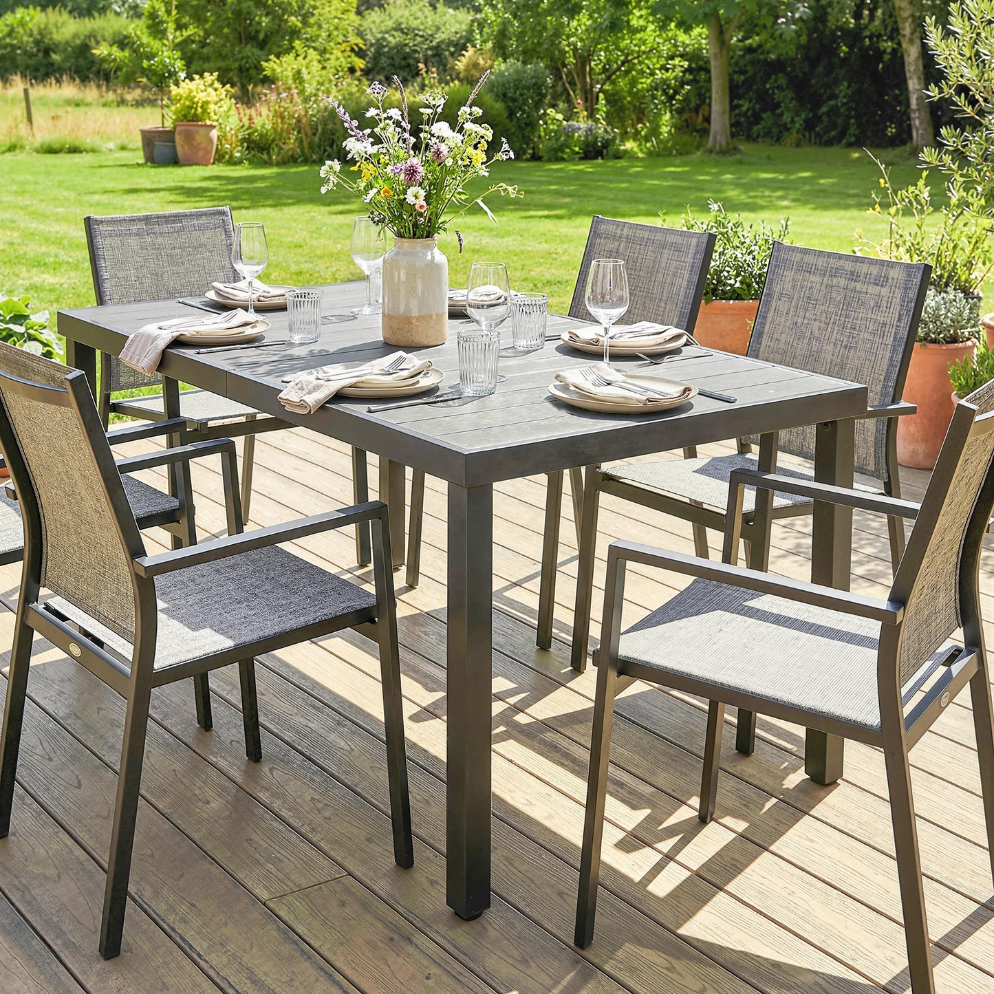 Outsunny Mesa De Comedor De Jardín Rectangular Con Estructura De Acero Gris_3