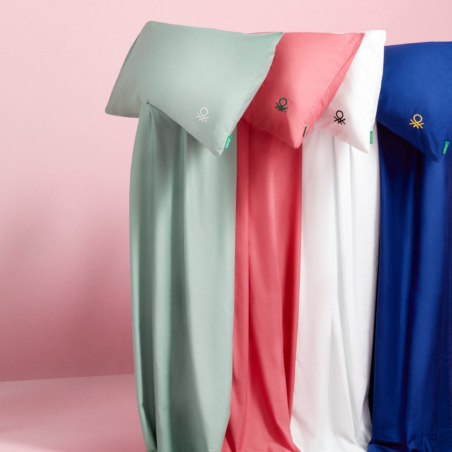 Set 3pzs Sabana Individual: Sabana Plana(160x240cm C/ Dobladillo Simple 5cm) + Sabana Bajera (90x200+30cm Flap) + 1 Funda De Almohada (45x115cm) 100%