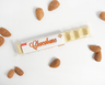 Chocobone chocolate blanco Bio/ft y almendra caramelizada 100gr