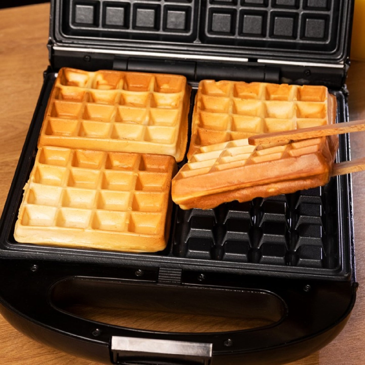 Sandwichera Rock'ntoast Family Waffle. 1500 W, Capacidad 4 Gofres, Revestimiento Antiadherente, Sistema Giratorio 180º, Rapidez De Calentamiento, Ac_2