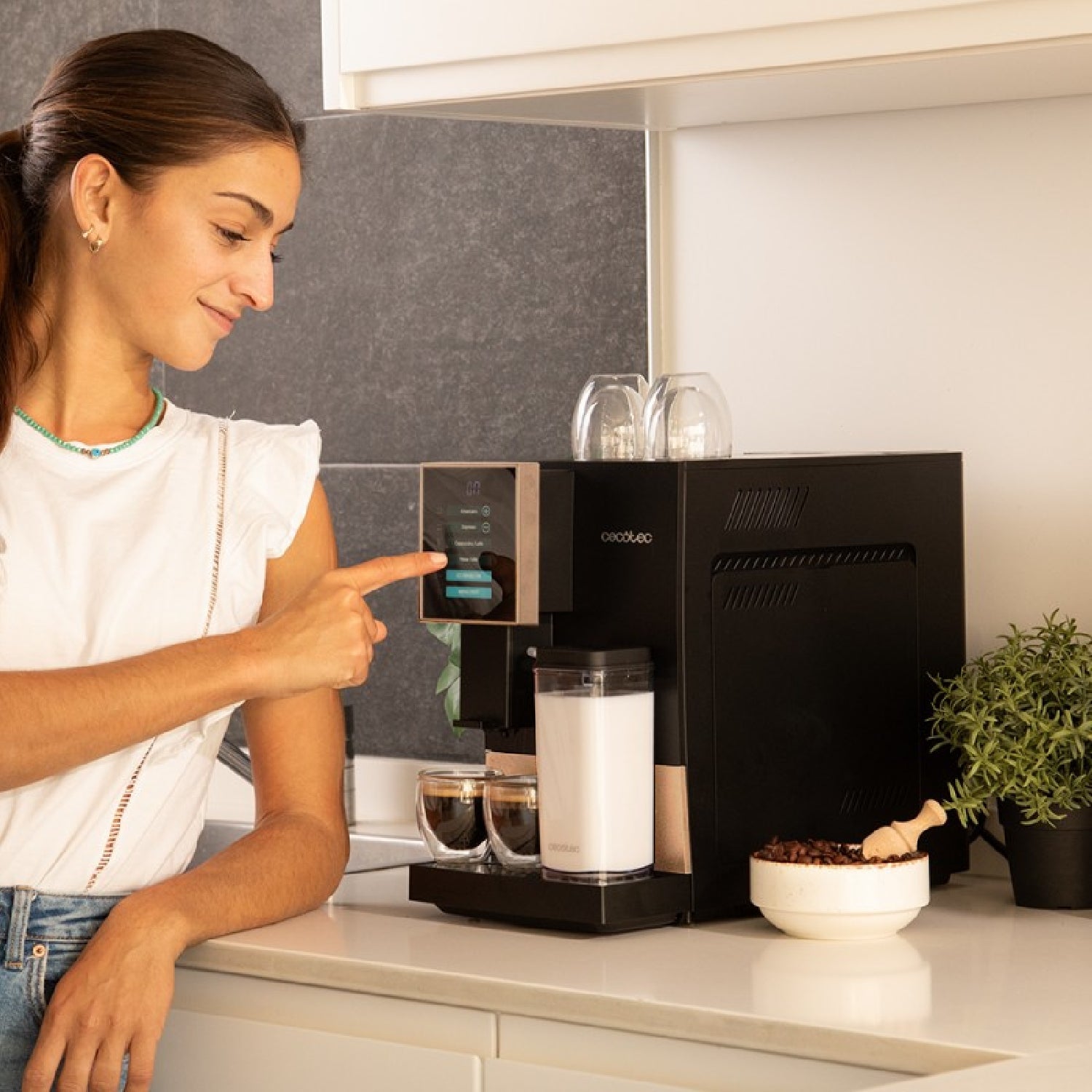 Cecotec Cafetera Superautomática Cremmaet Compactccino Black Rose_3
