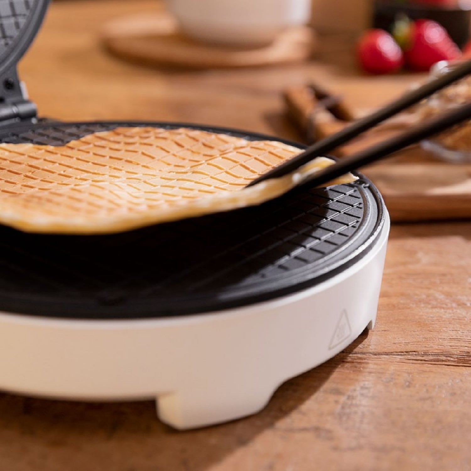 Gofrera Fun Gofrestone Rolls. 1000 W, Revestimiento Antiadherente, Acabados En Acero Inox, Ideal Para Preparar Conos De Helado Y Barquillos_4