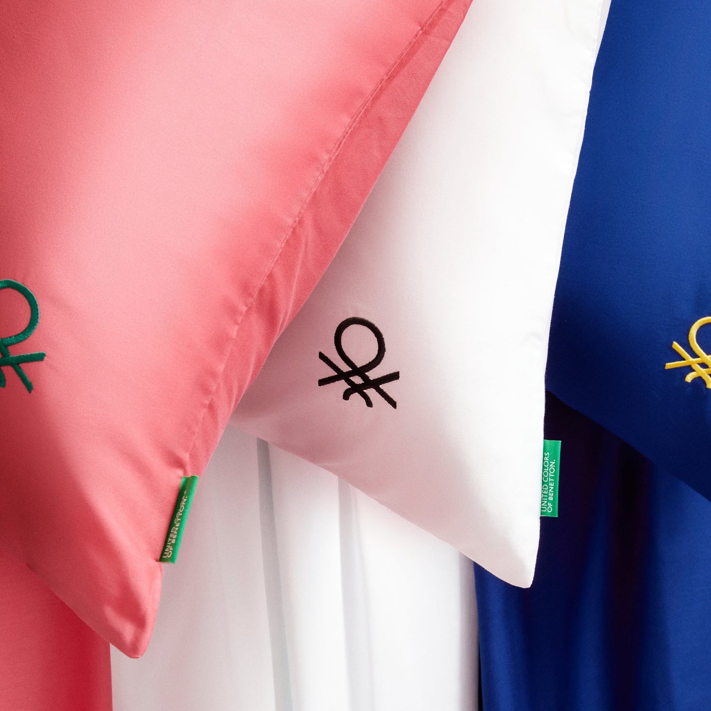 Set 4pzs Sabana Doble: Sabana Plana (240x280cm C/ Dobladillo Simple 5cm) + Sabana Bajera (160x200+40cm Flap) + 2 Funda De Almohada (50x85cm) 100% Alg